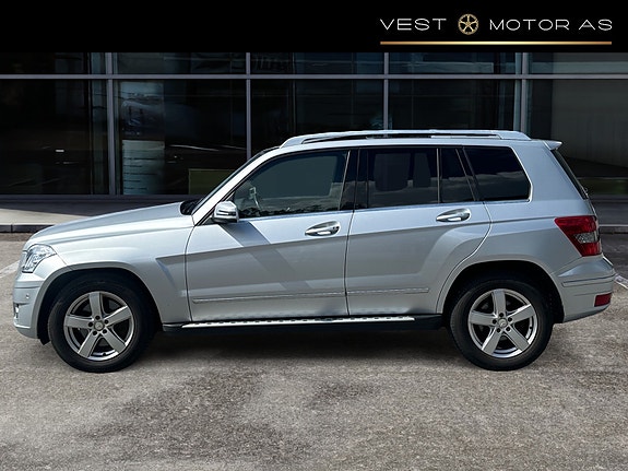 Mercedes-Benz GLK320 4 of 5