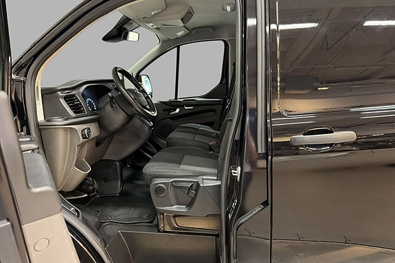 Ford Transit Custom 11 of 19