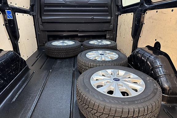 Ford Transit Custom 10 of 19