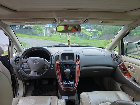 Lexus RX300 5 of 7
