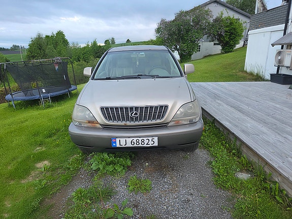 Lexus RX300 2 of 7