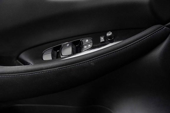 Nissan Leaf 16 of 23