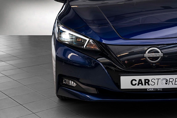 Nissan Leaf 4 of 5