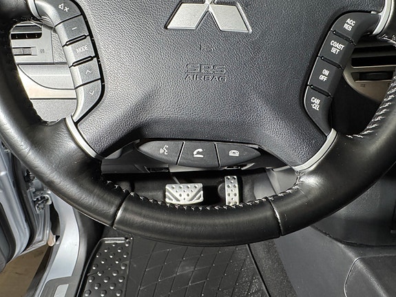 Mitsubishi Pajero 16 of 30