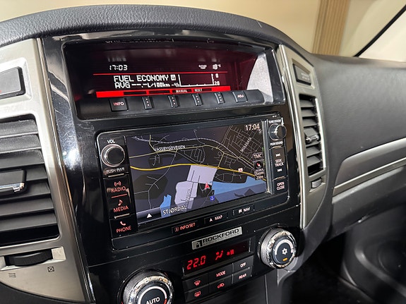 Mitsubishi Pajero 23 of 30