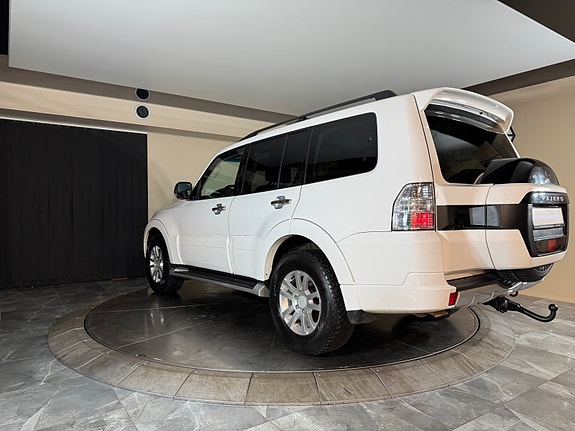 Mitsubishi Pajero 3 of 30
