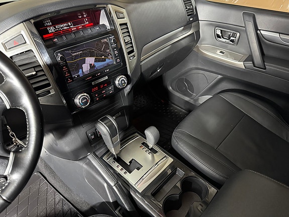 Mitsubishi Pajero 20 of 30