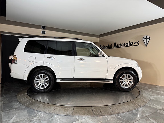 Mitsubishi Pajero 5 of 30