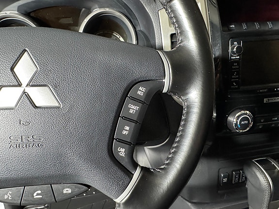 Mitsubishi Pajero 18 of 30