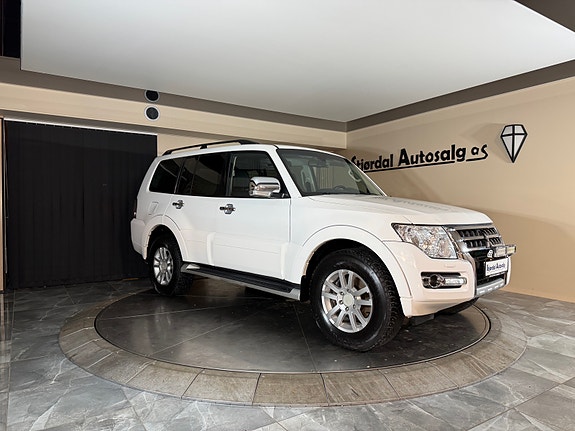 Mitsubishi Pajero 6 of 30