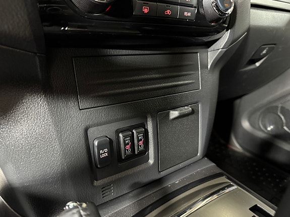 Mitsubishi Pajero 26 of 30