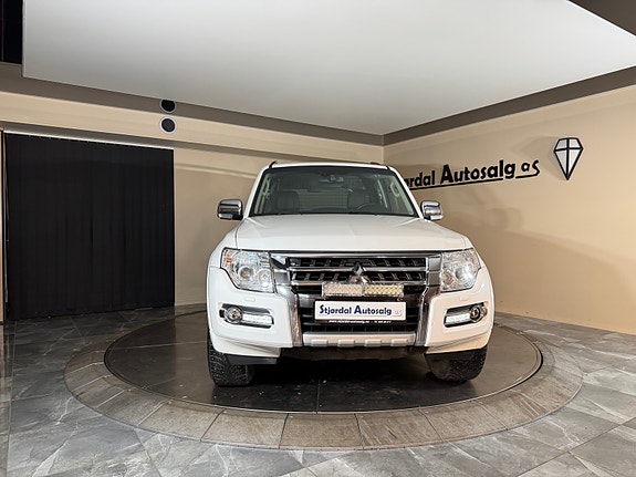 Mitsubishi Pajero 7 of 30