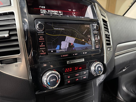 Mitsubishi Pajero 21 of 30