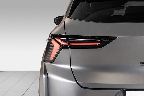 Renault Scenic E-Tech 8 of 27