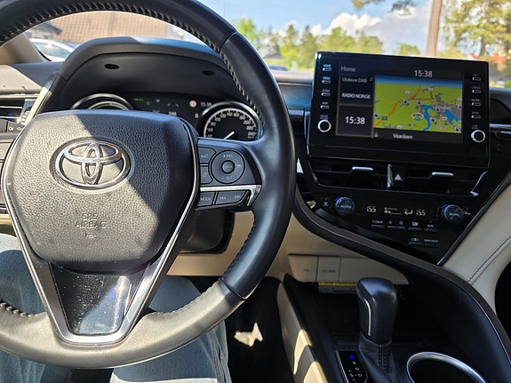 Toyota Camry 5 of 5