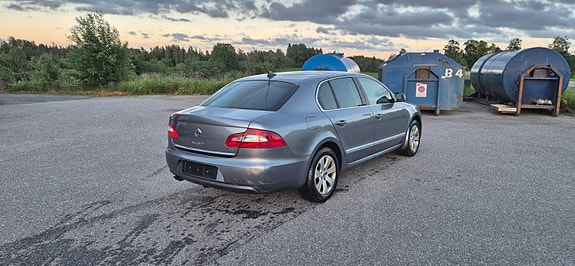 Skoda Superb 16 of 30