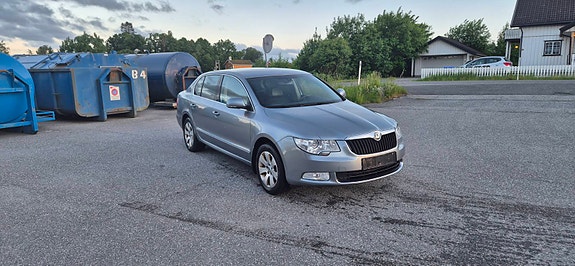 Skoda Superb 2 of 5