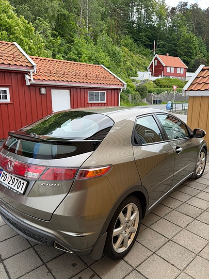 Honda Civic 2 of 5