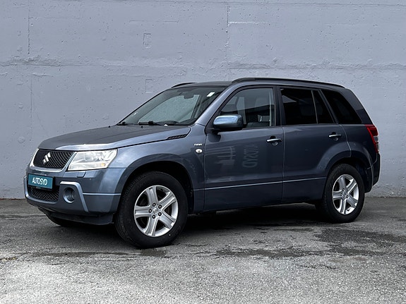 Suzuki Grand Vitara 3 of 5