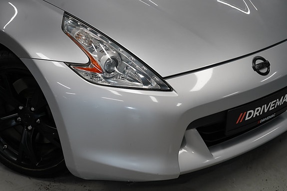 Nissan 370z 3 of 5