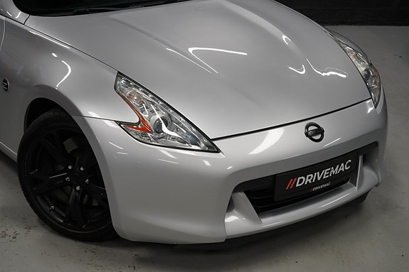 Nissan 370z 4 of 5