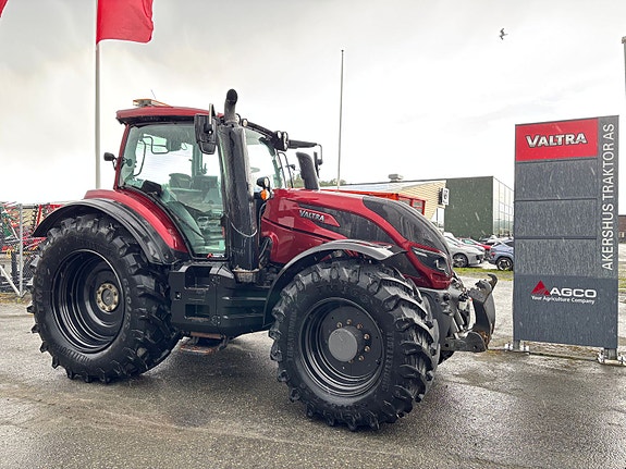 Valtra T234 Direct, fronthydraulikk, kun 3700 t. Nye dekk 2018, kr 1 089 000,-