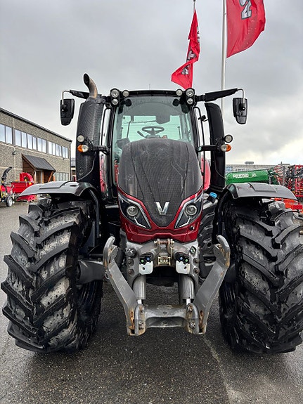 Valtra T234 Direct, fronthydraulikk, kun 3700 t. Nye dekk 2018, kr 1 089 000,-