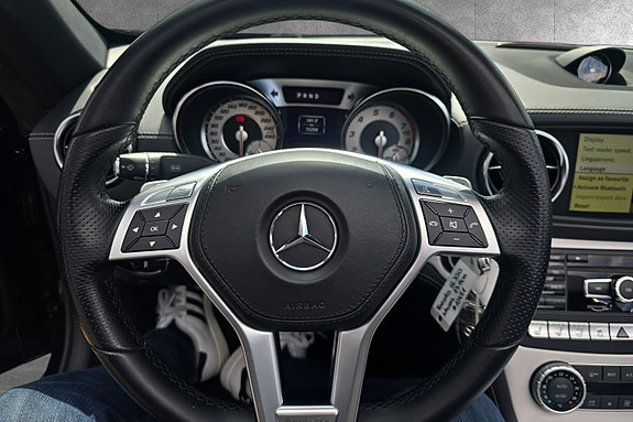 Mercedes-Benz SL350 14 of 19