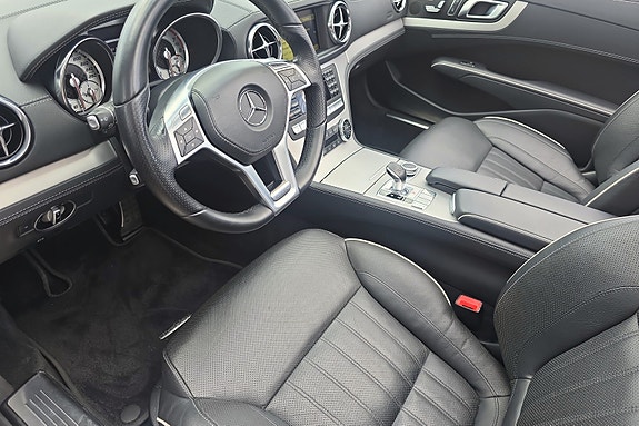 Mercedes-Benz SL350 10 of 19