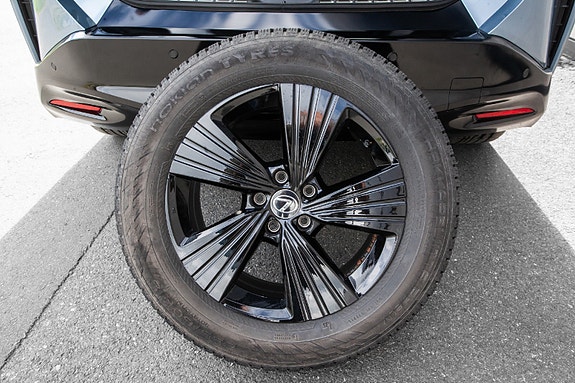 Lexus RZ450e 19 of 20
