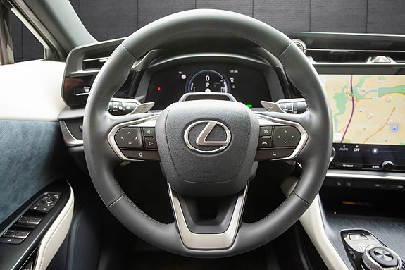 Lexus RZ450e 9 of 20