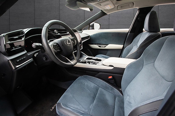 Lexus RZ450e 8 of 20