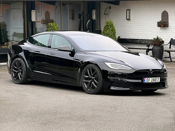Tesla Model S 15 of 15