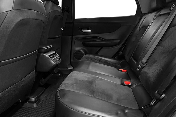 Nissan Ariya 14 of 18