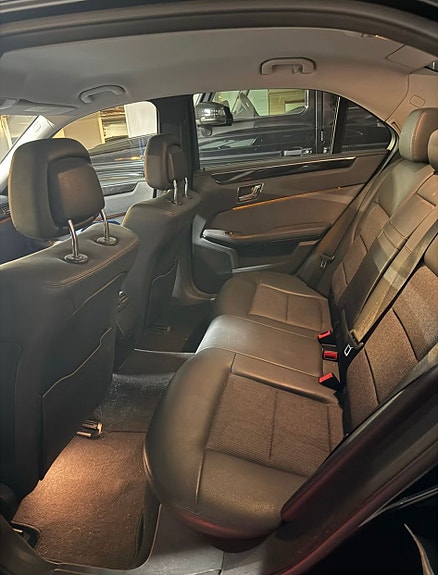Mercedes-Benz E220 22 of 24