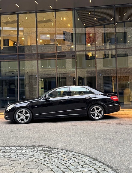 Mercedes-Benz E220 6 of 24