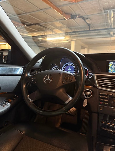 Mercedes-Benz E220 15 of 24