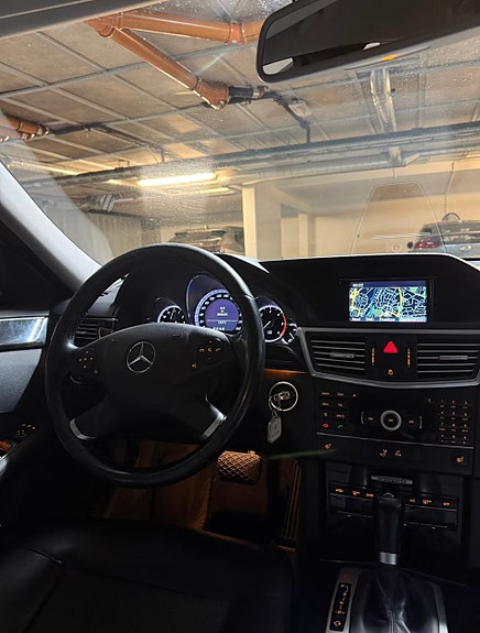 Mercedes-Benz E220 16 of 24
