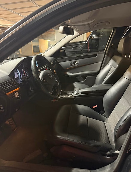 Mercedes-Benz E220 17 of 24