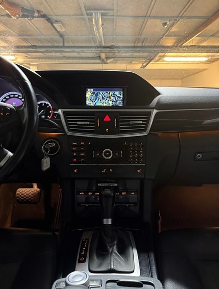 Mercedes-Benz E220 19 of 24