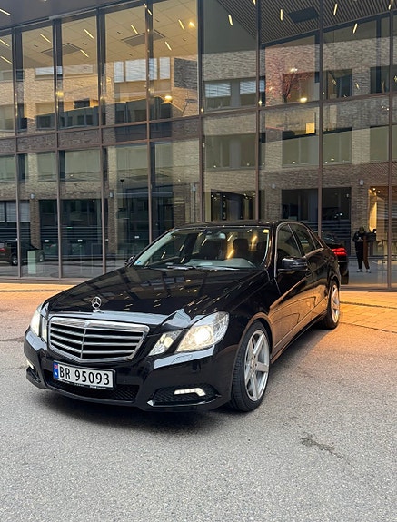 Mercedes-Benz E220 3 of 24