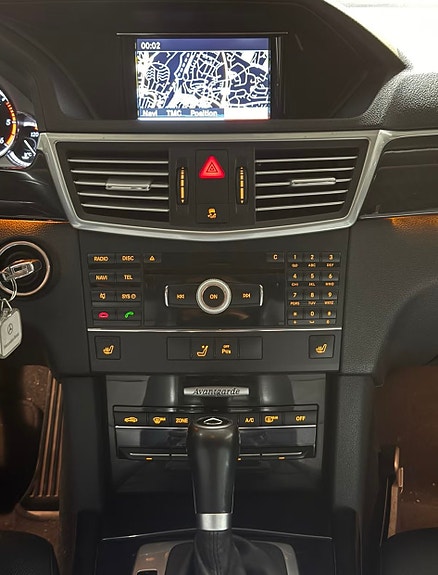 Mercedes-Benz E220 14 of 24
