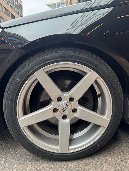 Mercedes-Benz E220 24 of 24