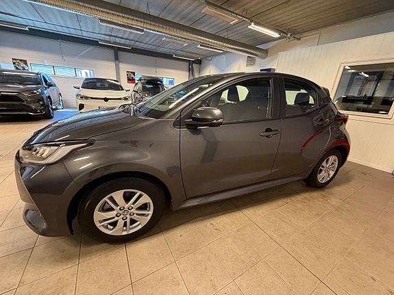 Toyota Yaris 10 of 26