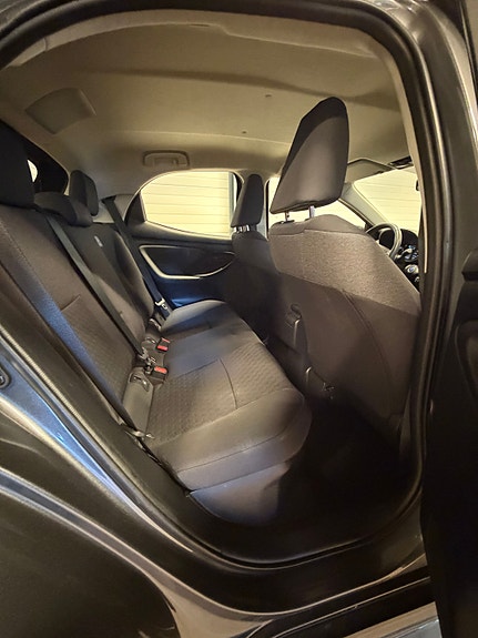 Toyota Yaris 20 of 26