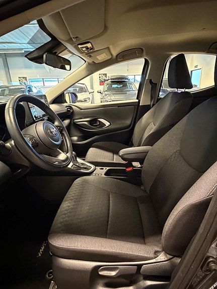 Toyota Yaris 11 of 26