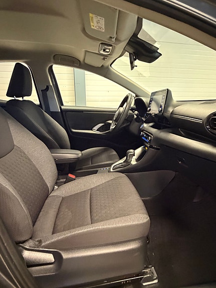 Toyota Yaris 15 of 26