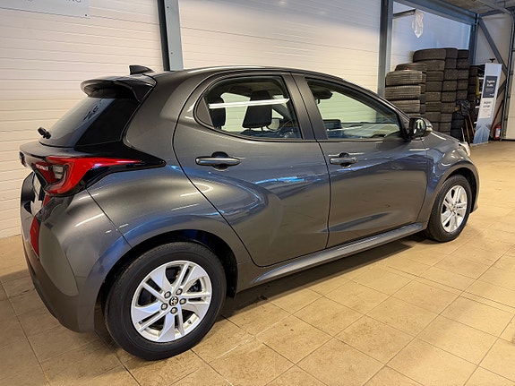 Toyota Yaris 4 of 26