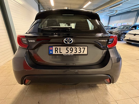 Toyota Yaris 6 of 26