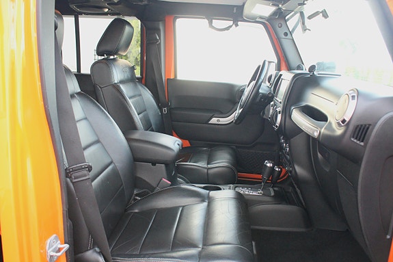 Jeep Wrangler 14 of 24